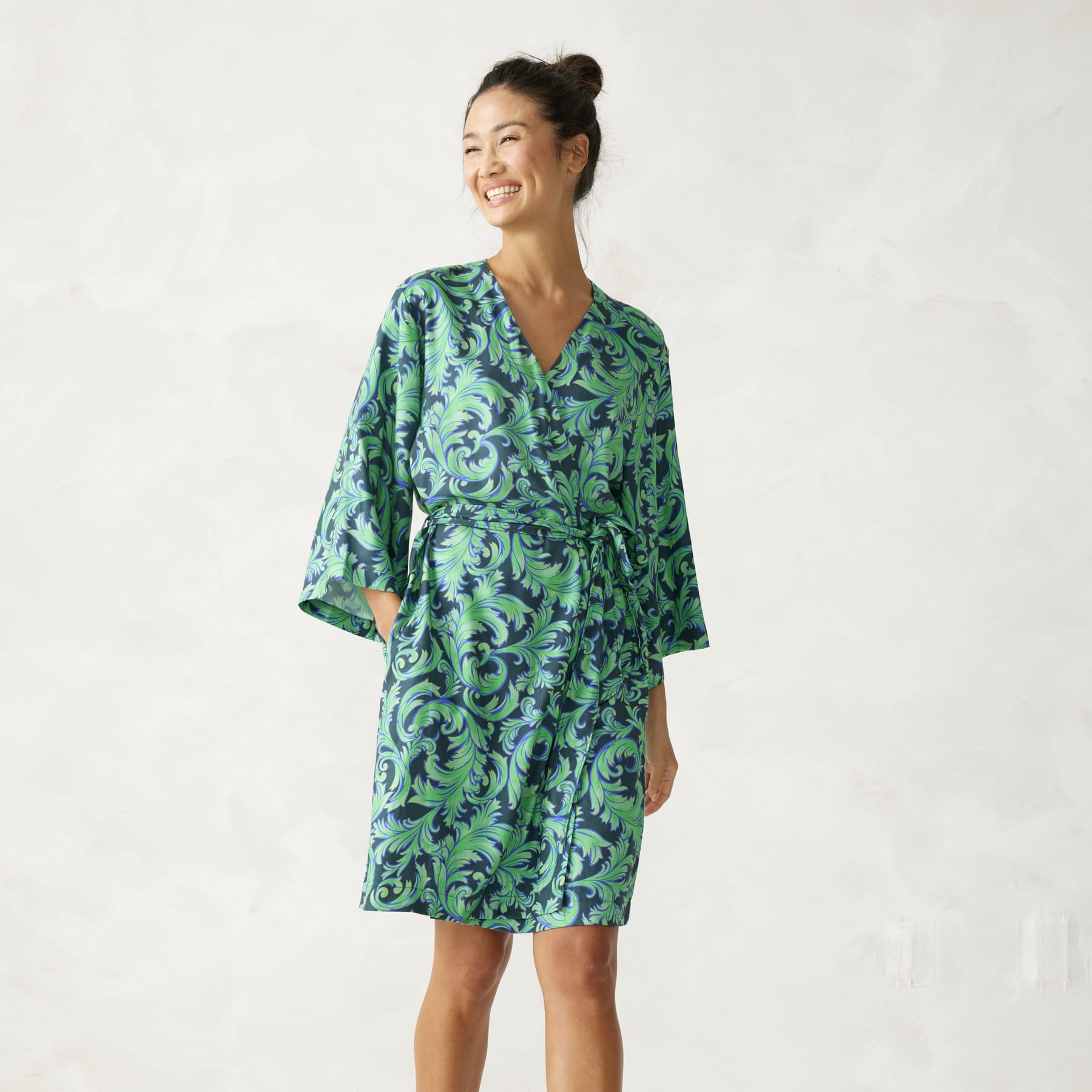 Wicked Woven Robe-Image 2-Vera Bradley